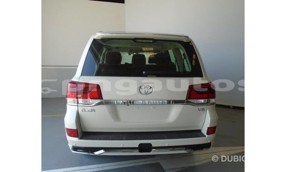 Buy Import Toyota Land Cruiser White Car in Import - Dubai in Enga Buy Import Toyota Land Cruiser White Car in Import - Dubai in Enga