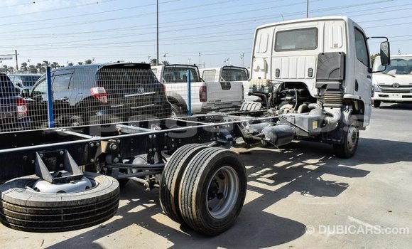 Buy Import Mercedes-Benz 190 White Car in Import - Dubai in Enga Buy Import Mercedes-Benz 190 White Car in Import - Dubai in Enga