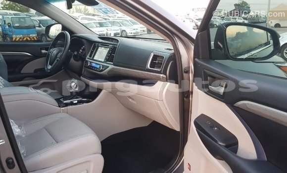 Buy Import Toyota Highlander Other Car in Import - Dubai in Enga Buy Import Toyota Highlander Other Car in Import - Dubai in Enga