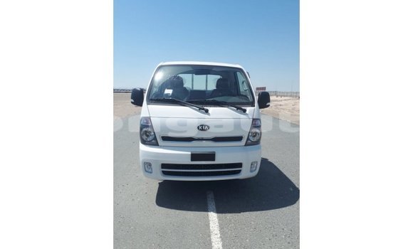 Buy Import Kia Carens White Car in Import - Dubai in Enga Buy Import Kia Carens White Car in Import - Dubai in Enga