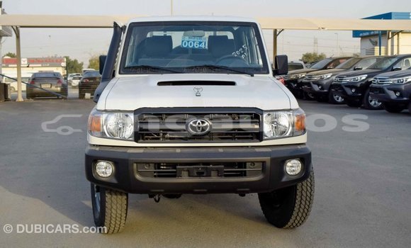 Buy Import Toyota Land Cruiser White Car in Import - Dubai in Enga Buy Import Toyota Land Cruiser White Car in Import - Dubai in Enga