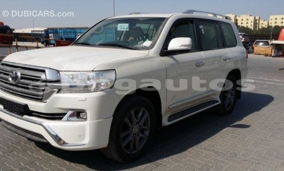 Buy Import Toyota Land Cruiser White Car in Import - Dubai in Enga Buy Import Toyota Land Cruiser White Car in Import - Dubai in Enga