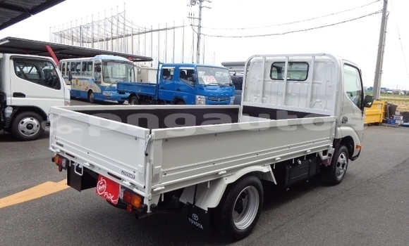 Buy New Toyota Dyna White Truck in Port Moresby in National Capital District Buy New Toyota Dyna White Truck in Port Moresby in National Capital District