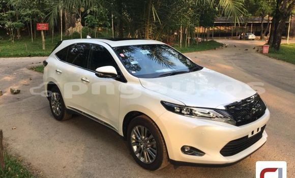 Buy Used Toyota Harrier White Car in Lae in Morobe Buy Used Toyota Harrier White Car in Lae in Morobe