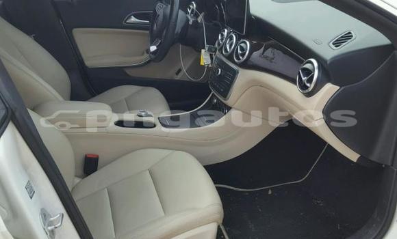 Acheter Import Voiture Mercedes-Benz CLA–Class Blanc à Import - Dubai, Enga Acheter Import Voiture Mercedes-Benz CLA–Class Blanc à Import - Dubai, Enga