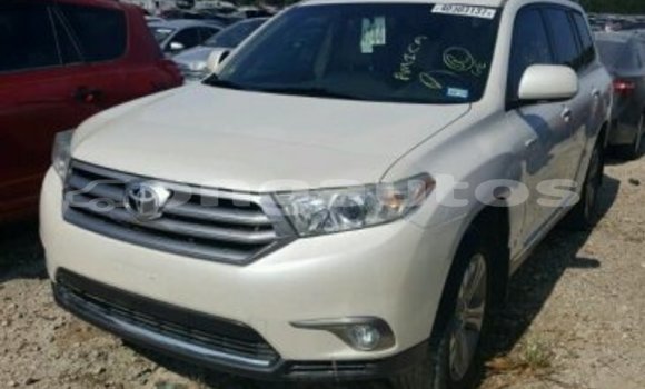 Acheter Import Voiture Toyota Highlander Blanc à Import - Dubai, Enga Acheter Import Voiture Toyota Highlander Blanc à Import - Dubai, Enga