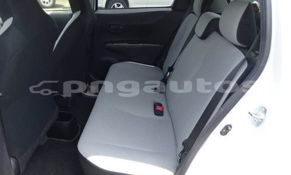 Buy Used Toyota Vitz White Car in Port Moresby in National Capital District Buy Used Toyota Vitz White Car in Port Moresby in National Capital District
