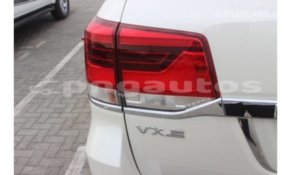 Buy Import Toyota Land Cruiser White Car in Import - Dubai in Enga Buy Import Toyota Land Cruiser White Car in Import - Dubai in Enga