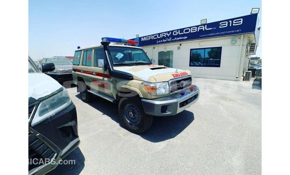 Buy Import Toyota Land Cruiser Beige Car in Import - Dubai in Enga Buy Import Toyota Land Cruiser Beige Car in Import - Dubai in Enga