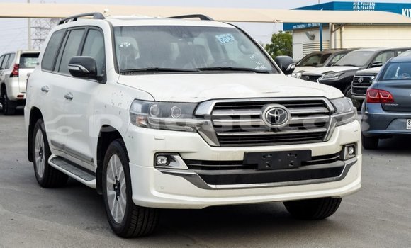 Buy Import Toyota Land Cruiser White Car in Import - Dubai in Enga Buy Import Toyota Land Cruiser White Car in Import - Dubai in Enga