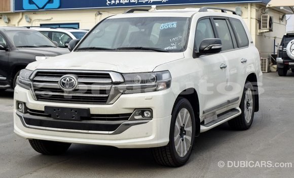 Buy Import Toyota Land Cruiser White Car in Import - Dubai in Enga Buy Import Toyota Land Cruiser White Car in Import - Dubai in Enga