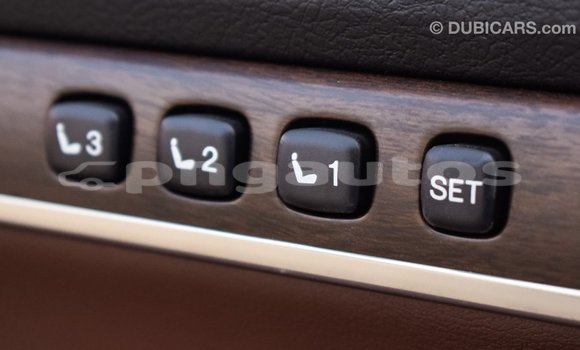 Buy Import Toyota Land Cruiser White Car in Import - Dubai in Enga Buy Import Toyota Land Cruiser White Car in Import - Dubai in Enga