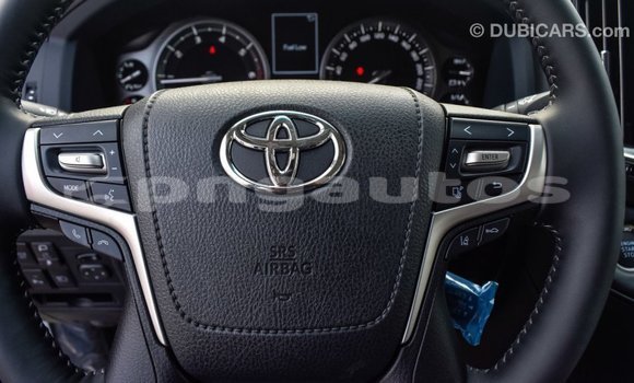 Buy Import Toyota Land Cruiser White Car in Import - Dubai in Enga Buy Import Toyota Land Cruiser White Car in Import - Dubai in Enga