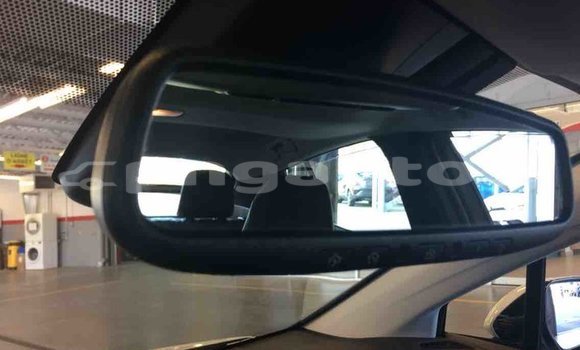 Acheter Import Voiture Toyota Prius Blanc à Import - Dubai, Enga Acheter Import Voiture Toyota Prius Blanc à Import - Dubai, Enga