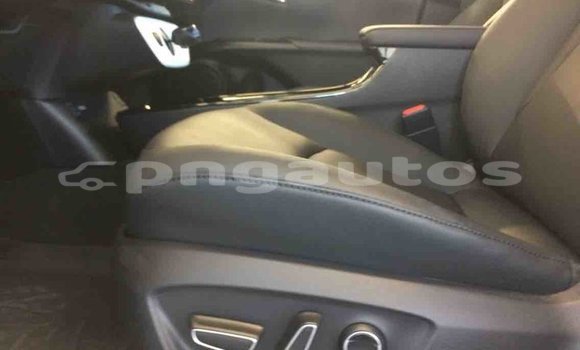 Acheter Import Voiture Toyota Prius Blanc à Import - Dubai, Enga Acheter Import Voiture Toyota Prius Blanc à Import - Dubai, Enga