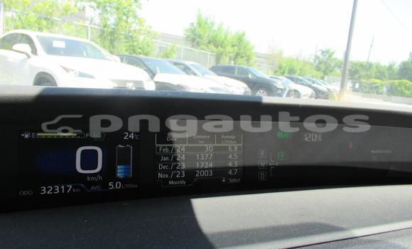 Acheter Import Voiture Toyota Prius Gris à Import - Dubai, Enga Acheter Import Voiture Toyota Prius Gris à Import - Dubai, Enga