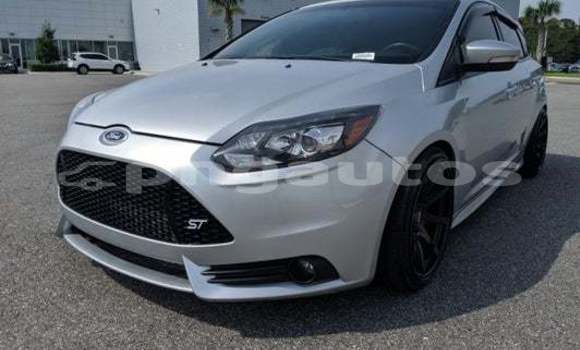 Acheter Import Voiture Ford Focus ST Gris à Import - Dubai, Enga Acheter Import Voiture Ford Focus ST Gris à Import - Dubai, Enga