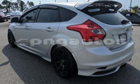 Acheter Import Voiture Ford Focus ST Gris à Import - Dubai, Enga Acheter Import Voiture Ford Focus ST Gris à Import - Dubai, Enga