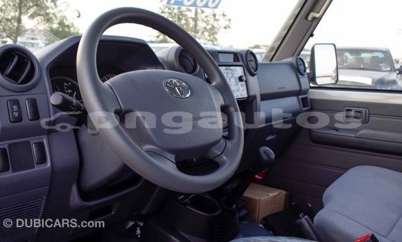 Buy Import Toyota Land Cruiser White Car in Import - Dubai in Enga Buy Import Toyota Land Cruiser White Car in Import - Dubai in Enga
