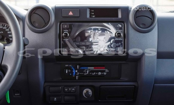 Buy Import Toyota Land Cruiser White Car in Import - Dubai in Enga Buy Import Toyota Land Cruiser White Car in Import - Dubai in Enga