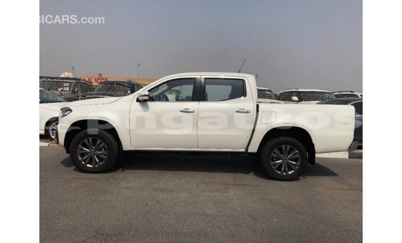 Buy Import Mercedes-Benz 250 White Car in Import - Dubai in Enga Buy Import Mercedes-Benz 250 White Car in Import - Dubai in Enga