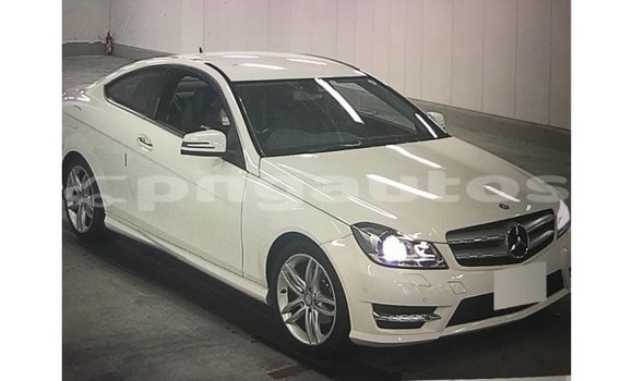 Buy Import Mercedes-Benz 190 White Car in Import - Dubai in Enga Buy Import Mercedes-Benz 190 White Car in Import - Dubai in Enga