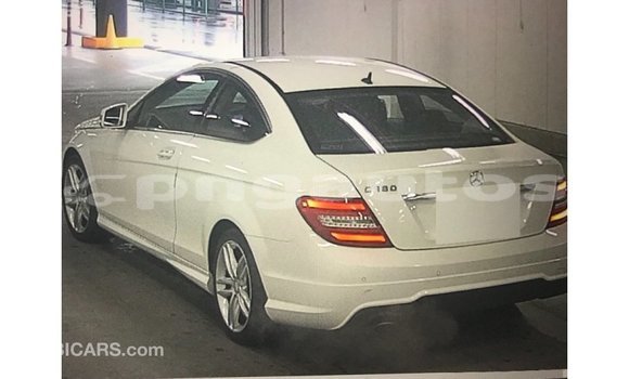 Buy Import Mercedes-Benz 190 White Car in Import - Dubai in Enga Buy Import Mercedes-Benz 190 White Car in Import - Dubai in Enga