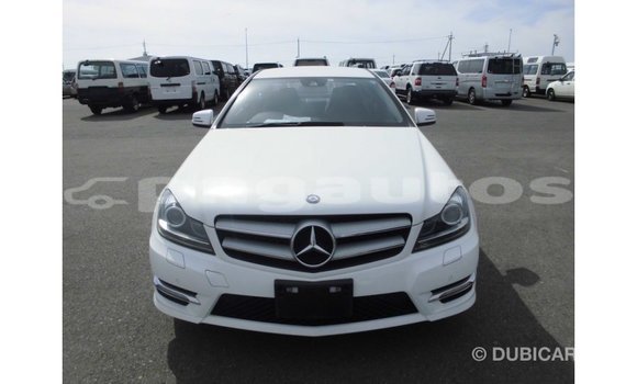 Buy Import Mercedes-Benz 190 White Car in Import - Dubai in Enga Buy Import Mercedes-Benz 190 White Car in Import - Dubai in Enga