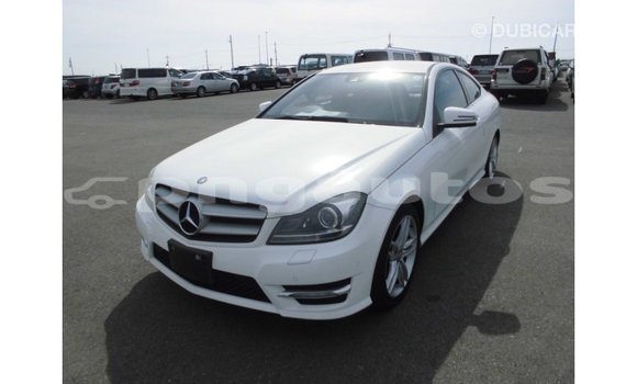 Buy Import Mercedes-Benz 190 White Car in Import - Dubai in Enga Buy Import Mercedes-Benz 190 White Car in Import - Dubai in Enga