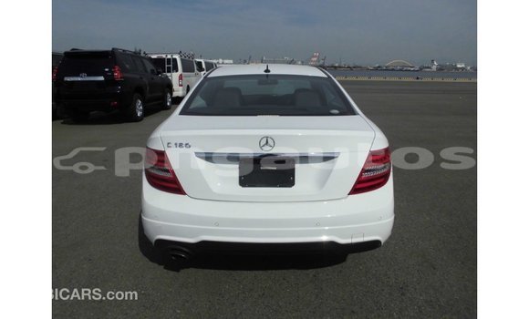 Buy Import Mercedes-Benz 190 White Car in Import - Dubai in Enga Buy Import Mercedes-Benz 190 White Car in Import - Dubai in Enga