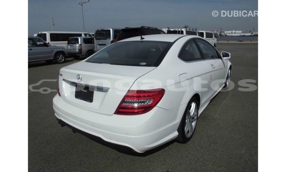 Buy Import Mercedes-Benz 190 White Car in Import - Dubai in Enga Buy Import Mercedes-Benz 190 White Car in Import - Dubai in Enga