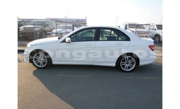 Buy Import Mercedes-Benz 200 White Car in Import - Dubai in Enga Buy Import Mercedes-Benz 200 White Car in Import - Dubai in Enga