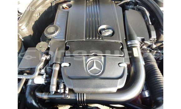 Buy Import Mercedes-Benz 200 White Car in Import - Dubai in Enga Buy Import Mercedes-Benz 200 White Car in Import - Dubai in Enga