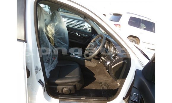 Buy Import Mercedes-Benz 200 White Car in Import - Dubai in Enga Buy Import Mercedes-Benz 200 White Car in Import - Dubai in Enga