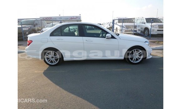 Buy Import Mercedes-Benz 200 White Car in Import - Dubai in Enga Buy Import Mercedes-Benz 200 White Car in Import - Dubai in Enga