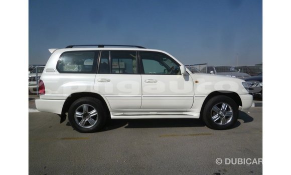 Buy Import Toyota Land Cruiser White Car in Import - Dubai in Enga Buy Import Toyota Land Cruiser White Car in Import - Dubai in Enga