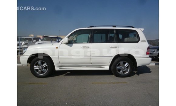Buy Import Toyota Land Cruiser White Car in Import - Dubai in Enga Buy Import Toyota Land Cruiser White Car in Import - Dubai in Enga