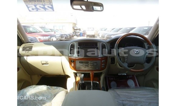 Buy Import Toyota Land Cruiser White Car in Import - Dubai in Enga Buy Import Toyota Land Cruiser White Car in Import - Dubai in Enga