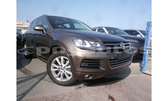 Buy Import Volkswagen Touareg Brown Car in Import - Dubai in Enga
