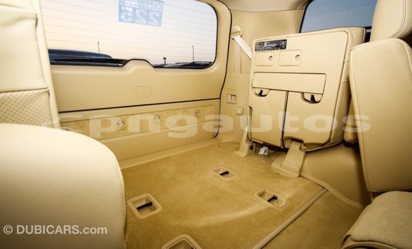 Buy Import Toyota Land Cruiser White Car in Import - Dubai in Enga Buy Import Toyota Land Cruiser White Car in Import - Dubai in Enga