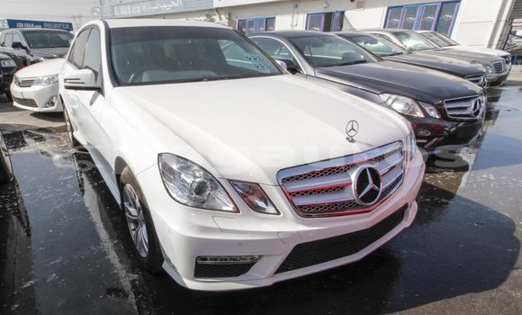 Buy Import Mercedes-Benz 200 White Car in Import - Dubai in Enga Buy Import Mercedes-Benz 200 White Car in Import - Dubai in Enga