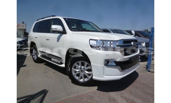 Buy Import Toyota Land Cruiser White Car in Import - Dubai in Enga Buy Import Toyota Land Cruiser White Car in Import - Dubai in Enga