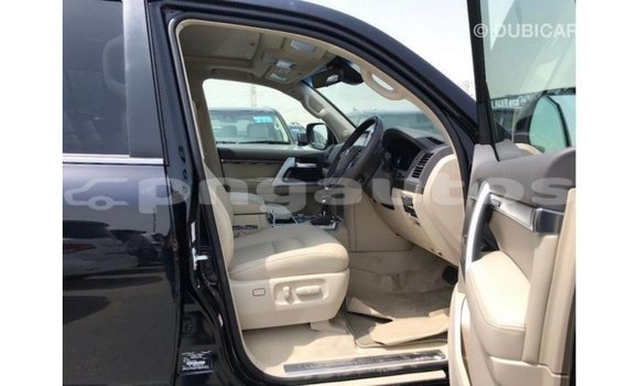 Buy Import Toyota Land Cruiser Black Car in Import - Dubai in Enga Buy Import Toyota Land Cruiser Black Car in Import - Dubai in Enga