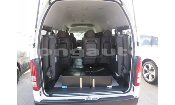 Buy Import Toyota Hiace White Car in Import - Dubai in Enga Buy Import Toyota Hiace White Car in Import - Dubai in Enga