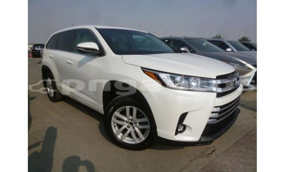 Buy Import Toyota Kluger White Car in Import - Dubai in Enga Buy Import Toyota Kluger White Car in Import - Dubai in Enga