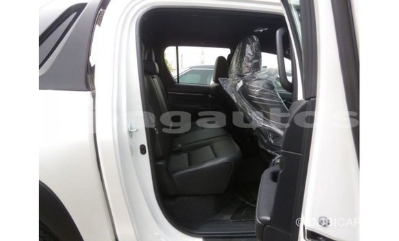 Buy Import Toyota Hilux White Car in Import - Dubai in Enga Buy Import Toyota Hilux White Car in Import - Dubai in Enga
