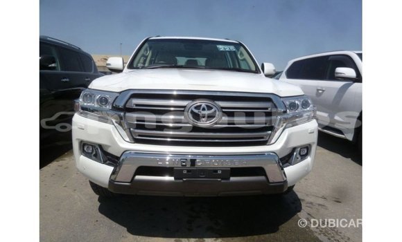 Buy Import Toyota Land Cruiser White Car in Import - Dubai in Enga Buy Import Toyota Land Cruiser White Car in Import - Dubai in Enga