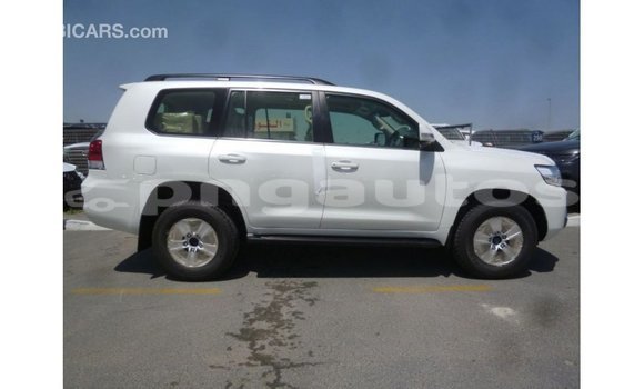 Buy Import Toyota Land Cruiser White Car in Import - Dubai in Enga Buy Import Toyota Land Cruiser White Car in Import - Dubai in Enga