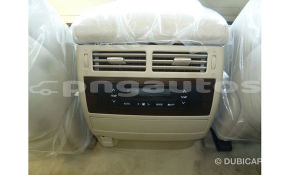Buy Import Toyota Land Cruiser White Car in Import - Dubai in Enga Buy Import Toyota Land Cruiser White Car in Import - Dubai in Enga