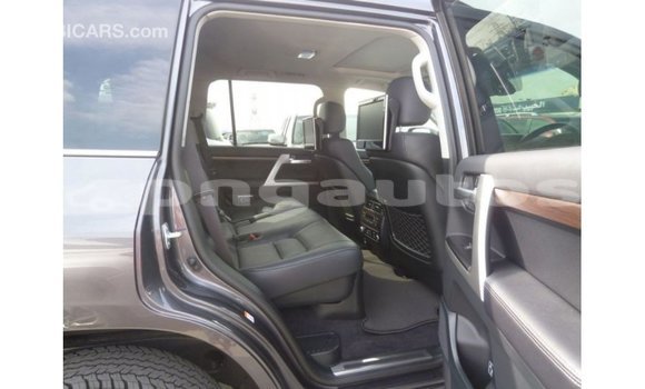 Buy Import Toyota Land Cruiser Other Car in Import - Dubai in Enga Buy Import Toyota Land Cruiser Other Car in Import - Dubai in Enga